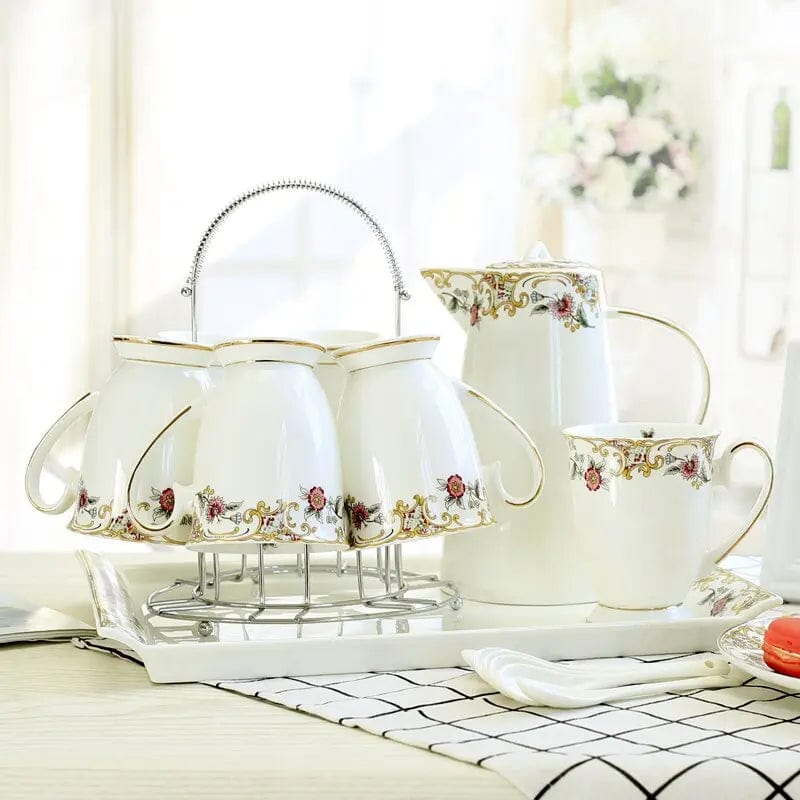Elegante witte Engelse porseleinen theeset