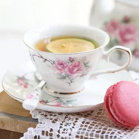 Engelse porseleinen theeset met cameliabloemen