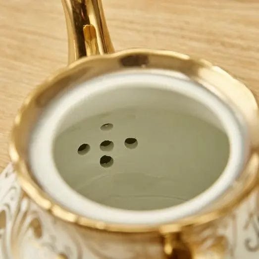 Engelse witte en gouden porseleinen theepot 1L