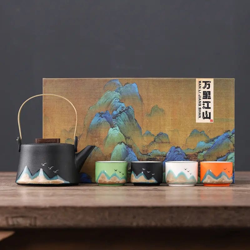 Japanse keramische theeset met bergmotieven
