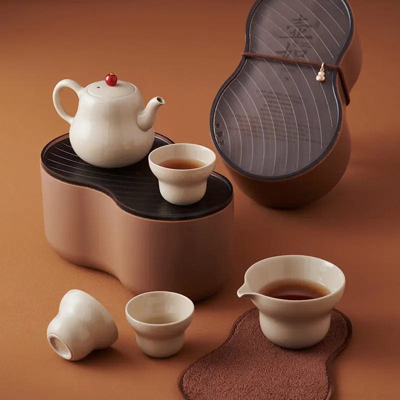 Klein Chinees keramiek theeservies