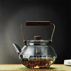 1L glazen theepot met stippen en houten handvat