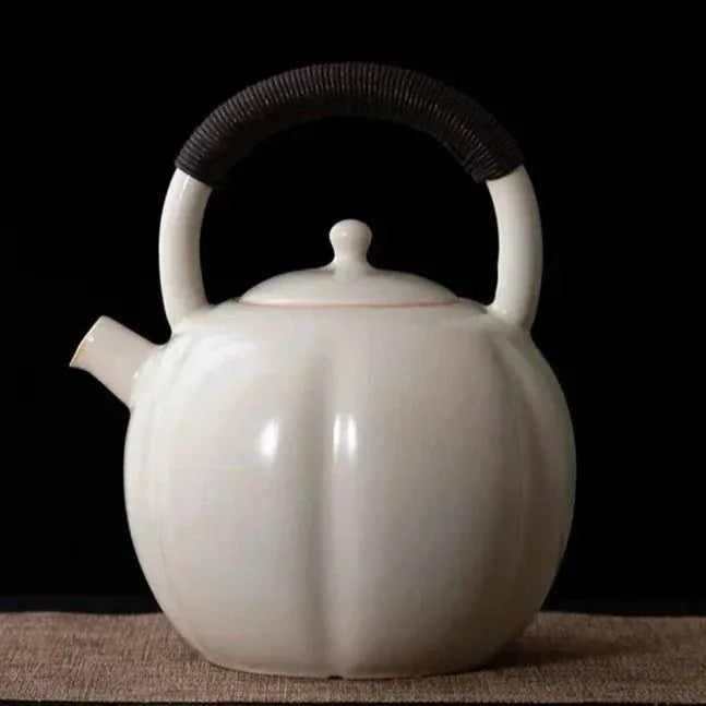 Keramische theepot in Scandinavische stijl – verschillende uitvoeringen
