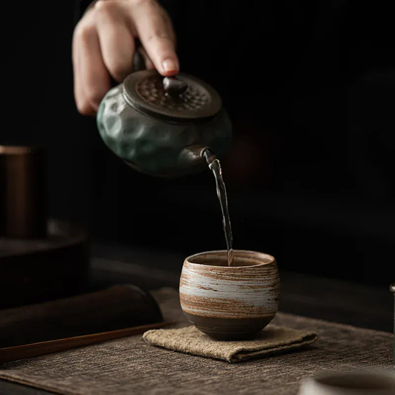Japanse theekop van steengoed – verschillende modellen