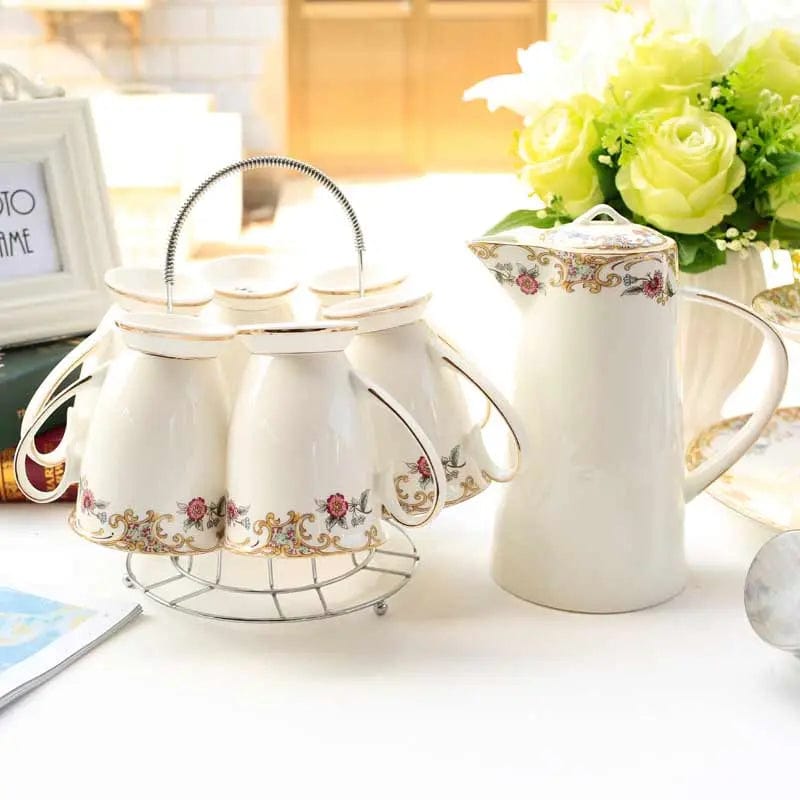 Elegante witte Engelse porseleinen theeset