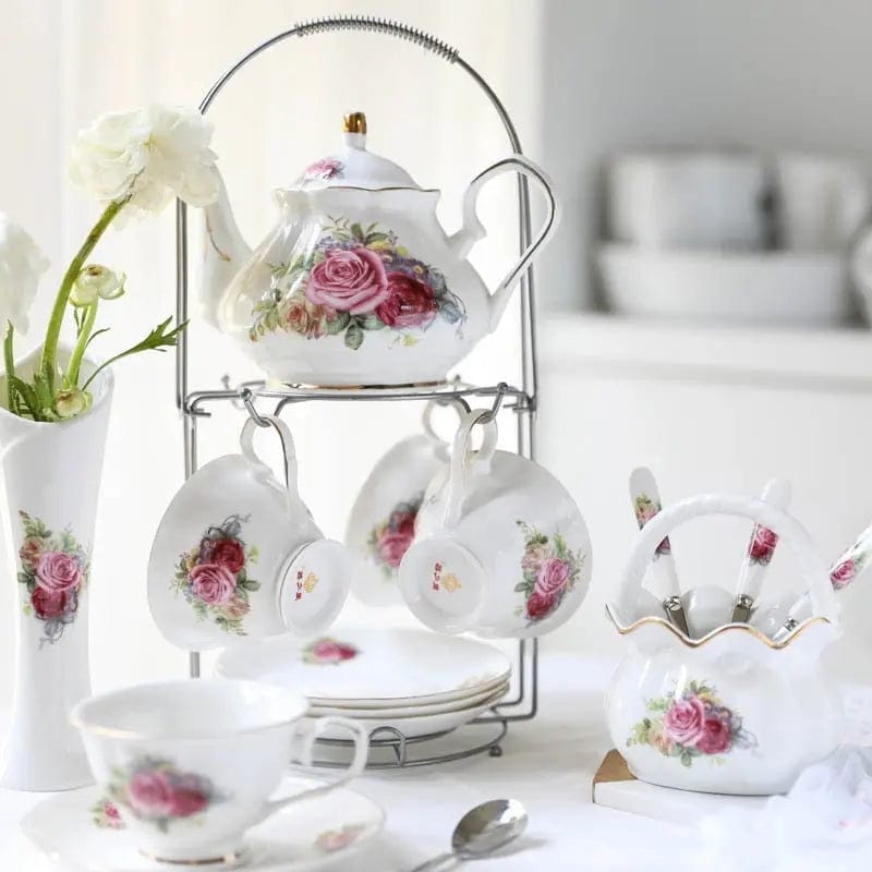 Engelse porseleinen theeset met rozen