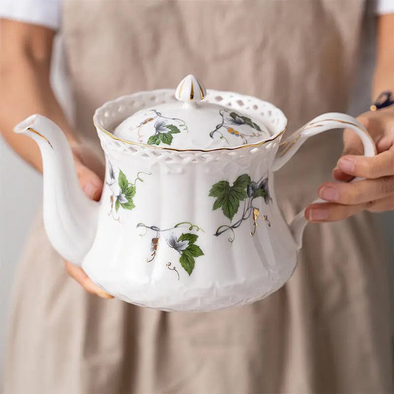 Engelse witte reliëf porseleinen theepot 850ML