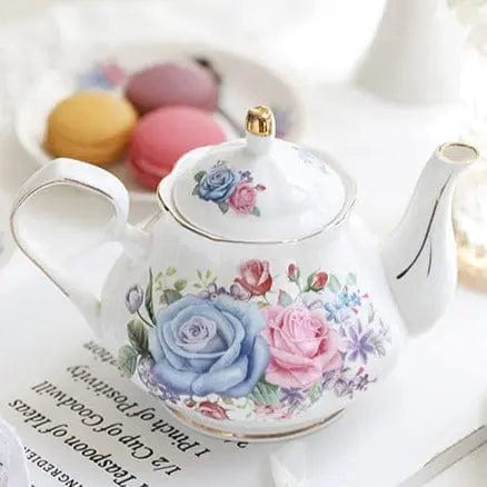 Engelse witte, roze en blauwe porseleinen theeset