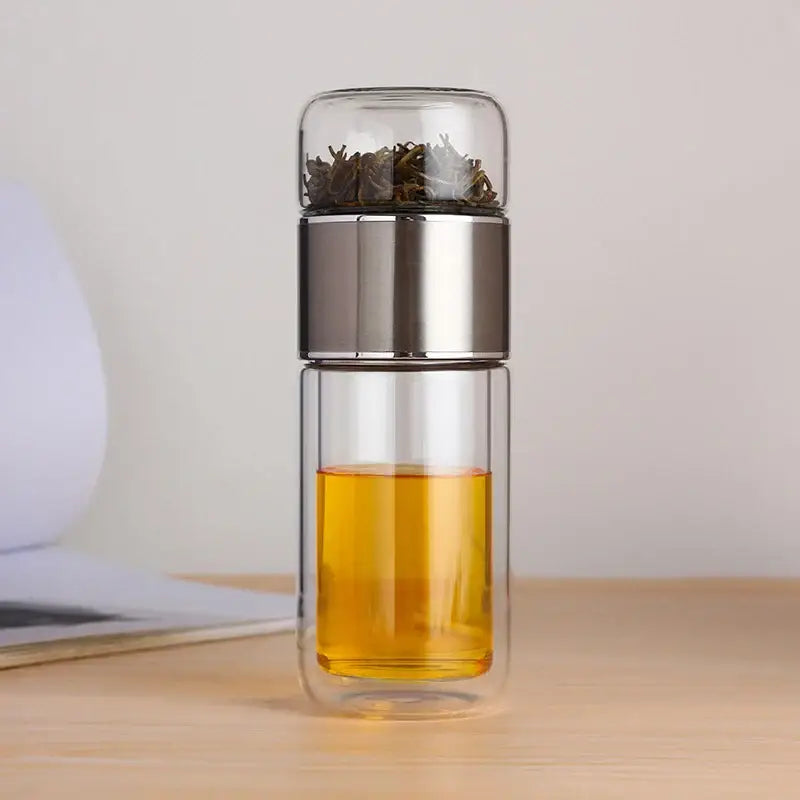 Glazen theefles met omkeerbaar infusiesysteem