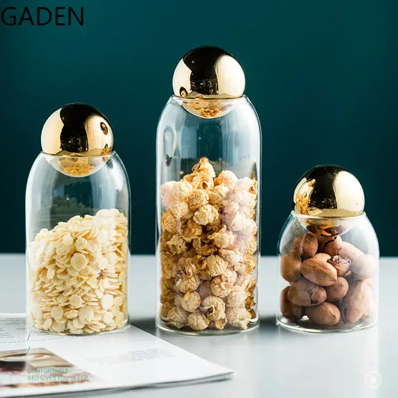 Gouden glazen voorraadpot