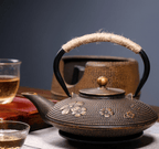 Japanse gietijzeren theepot met gouden bloemen 800ML