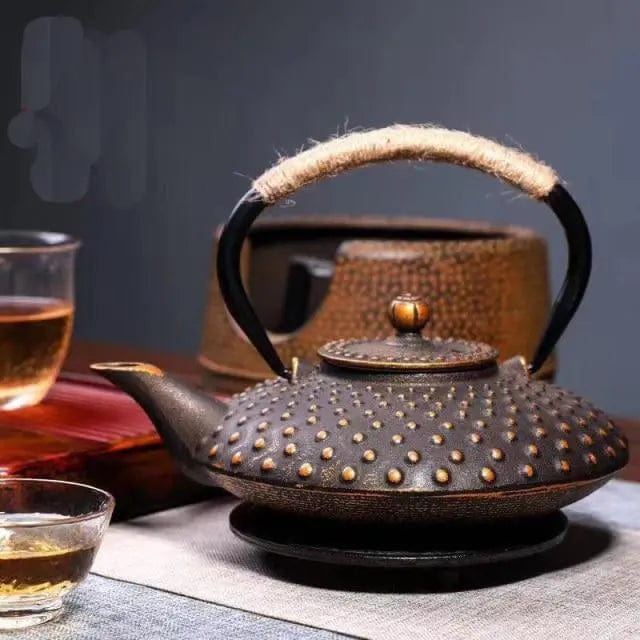 Japanse gietijzeren theepot met gouden stippen, 800 ml