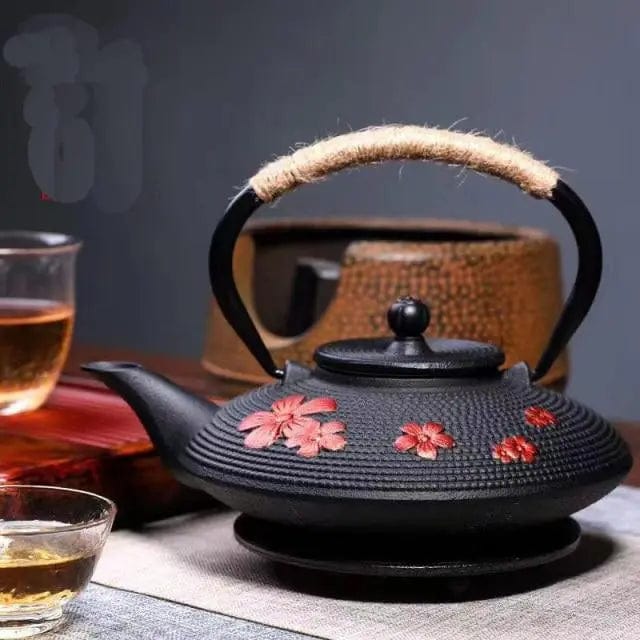 Japanse gietijzeren theepot met rode bloemen, 800 ml