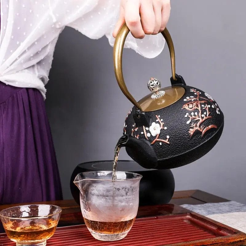 Japanse gietijzeren theepot met witte kersenbloesem, 1,2 liter