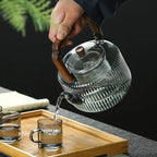Japanse glazen theepot met vierkante houten handgreep 1,2L