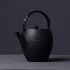 Japanse zwarte gietijzeren theepot 1,1L