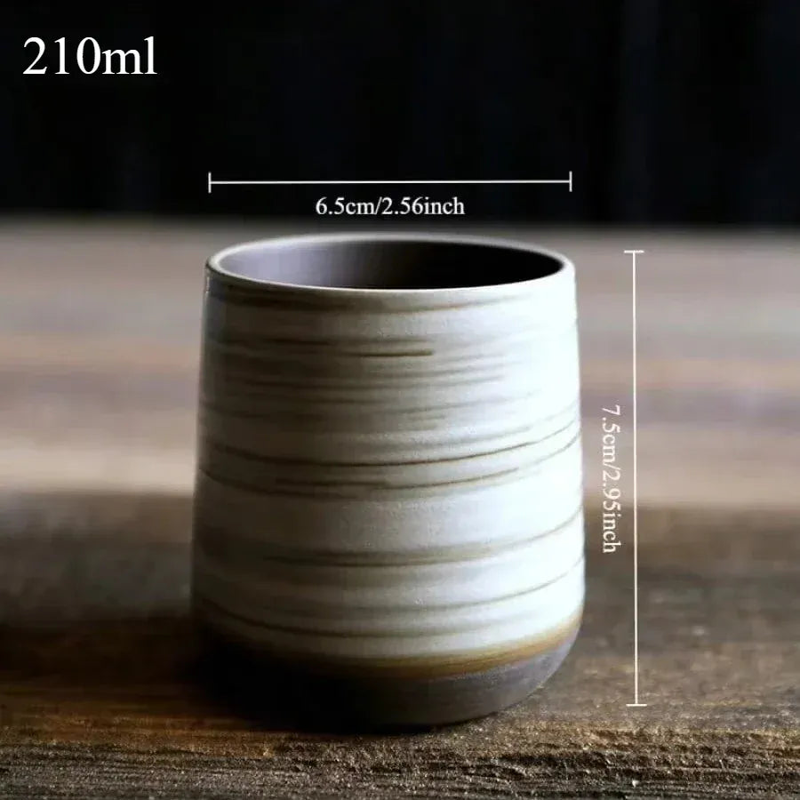 Keramisch theekopje in raku-stijl met craqueléglazuur