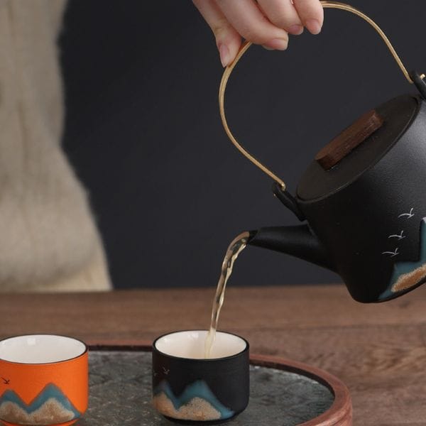 Keramisch theeservies met bergmotief – theepot 360 ml en 4 kopjes