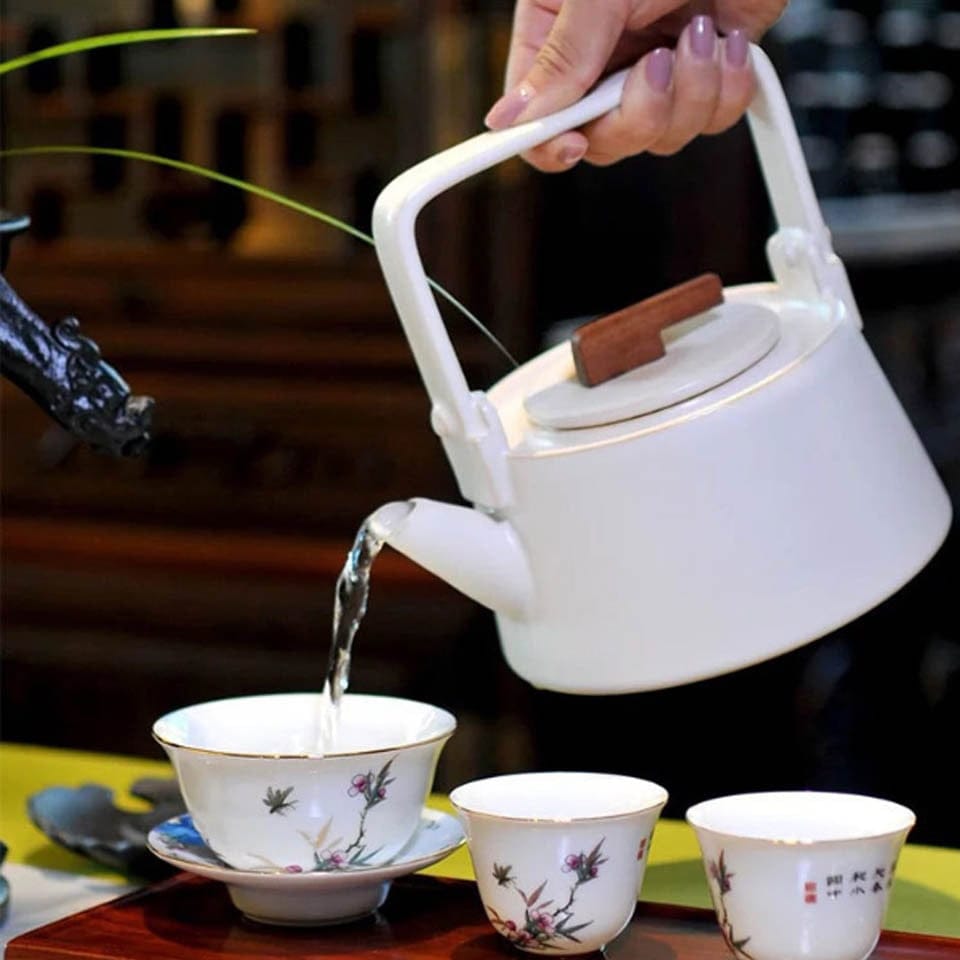 Keramische theepot 800 ml in zwart of wit