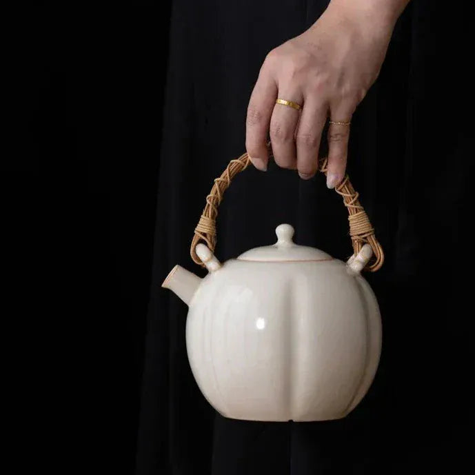 Keramische theepot in Scandinavische stijl – verschillende uitvoeringen