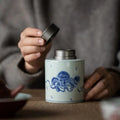 Premium witte en blauwe Chinese keramische theebus