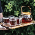 Scandinavisch theeservies van glas en acaciahout, 600 ml
