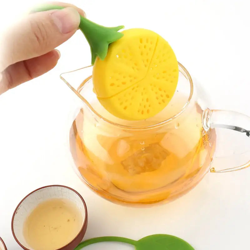 Siliconen thee-infuser in citroenvorm voor de koprand