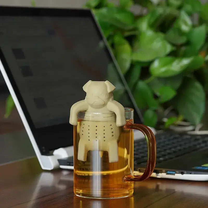 Thee-infuser in hondvorm
