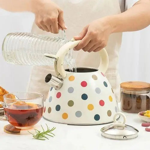 Witte vintage fluitketel met stippen 3L