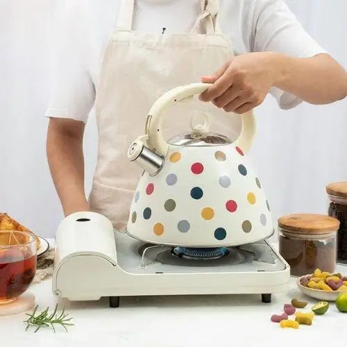 Witte vintage fluitketel met stippen 3L