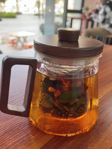 Klantfoto bij beoordeling van Glazen theepot met walnoothouten handgreep