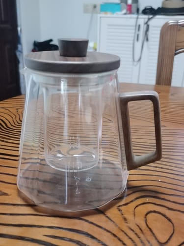 Klantfoto bij beoordeling van Glazen theepot met walnoothouten handgreep